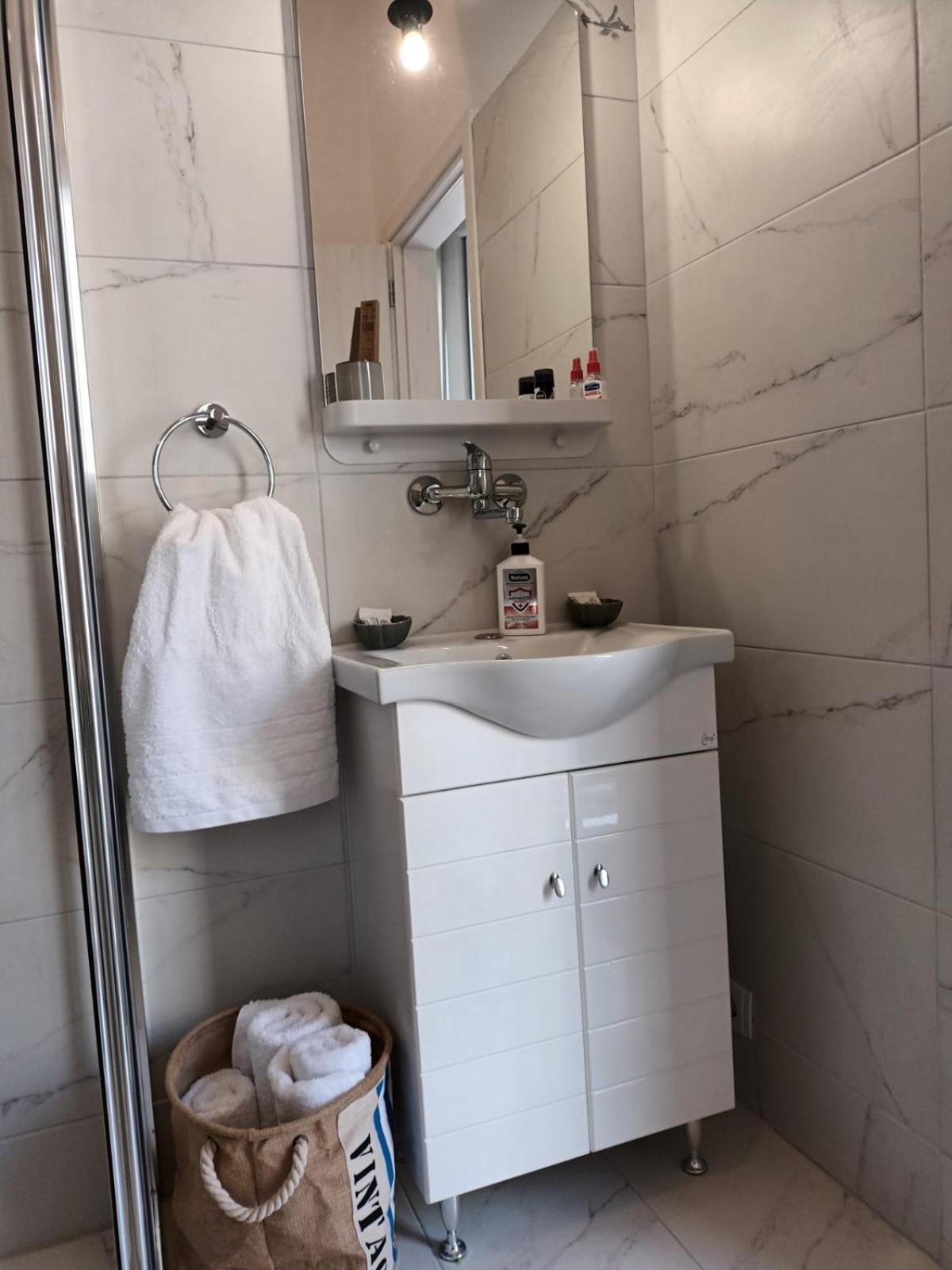 Στούντιο Διπλα Στην Ακρόπολη Appartement Athene Buitenkant foto